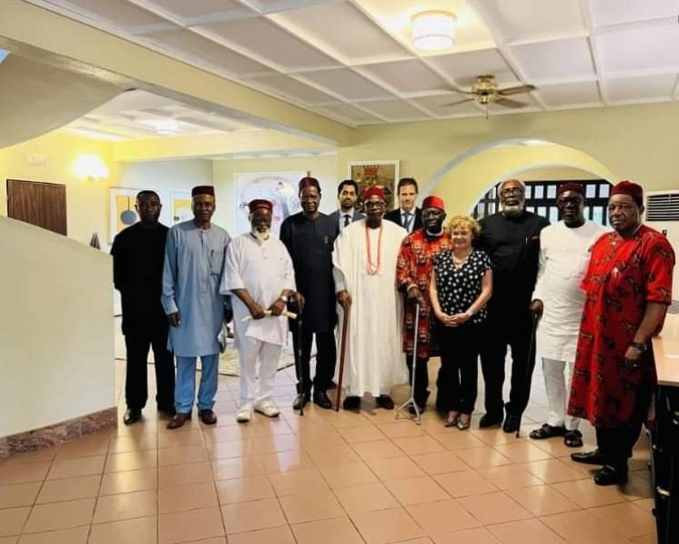 Photos: Ohanaeze Ndigbo meets Catriona Laing, discusses IPOB, Nnamdi Kanu, Igbo Presidency, others Ohanaeze Ndigbo has met with the British High Commissioner to Nigeria, Catriona Laing.