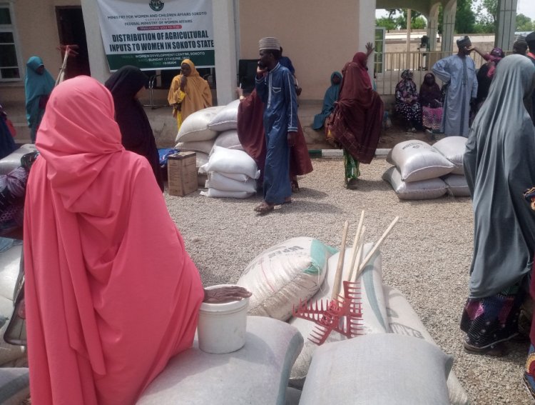 FG distributes farm inputs, tools to women in Sokoto
